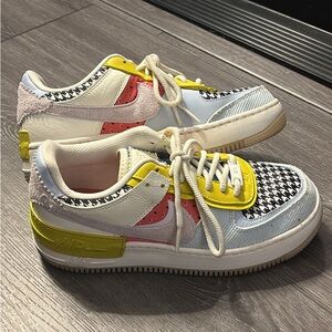 Nike Air Force One. 8.5 W
